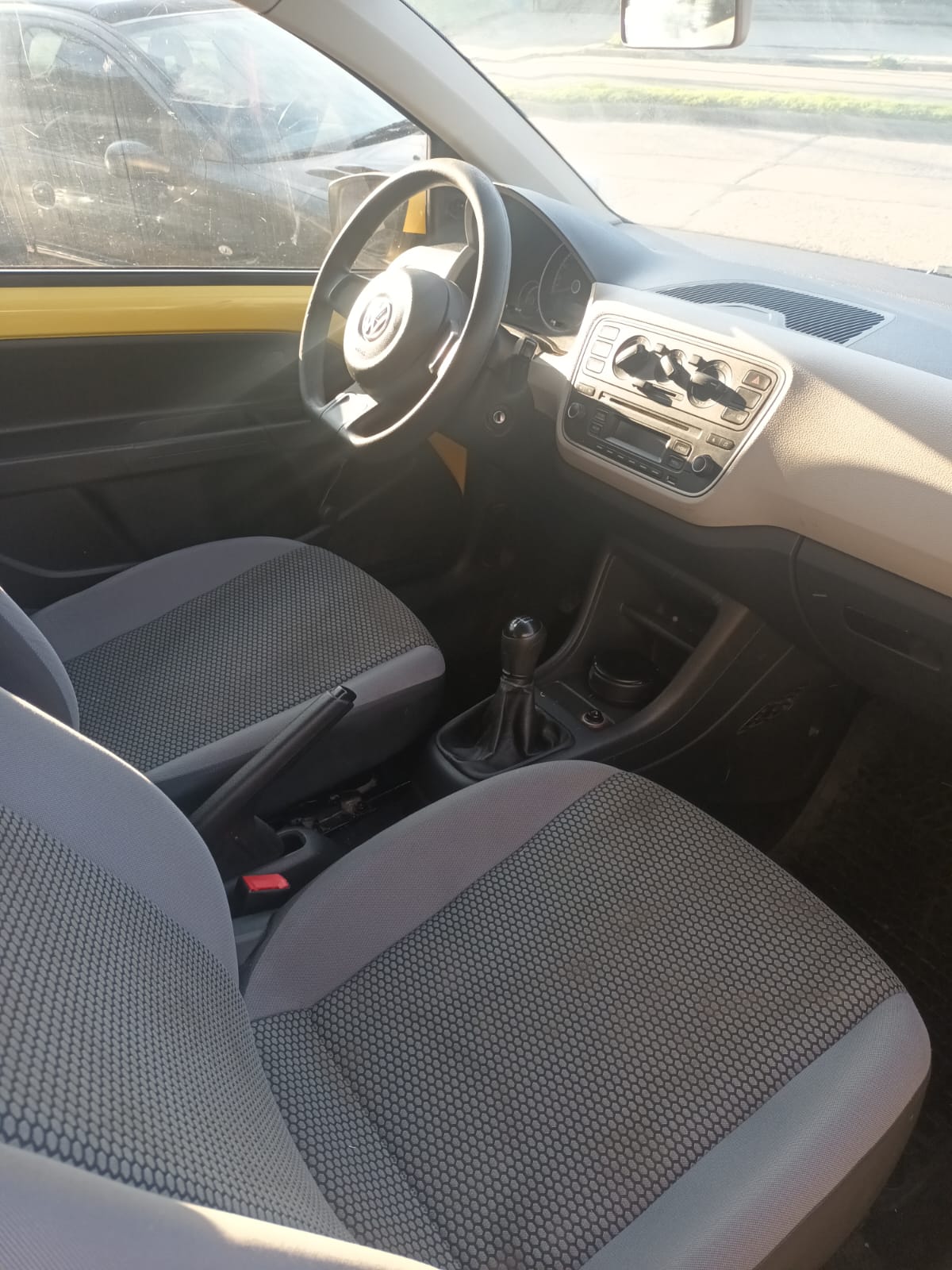 VOLKSWAGEN  UP 1.0 5 PUERTAS 