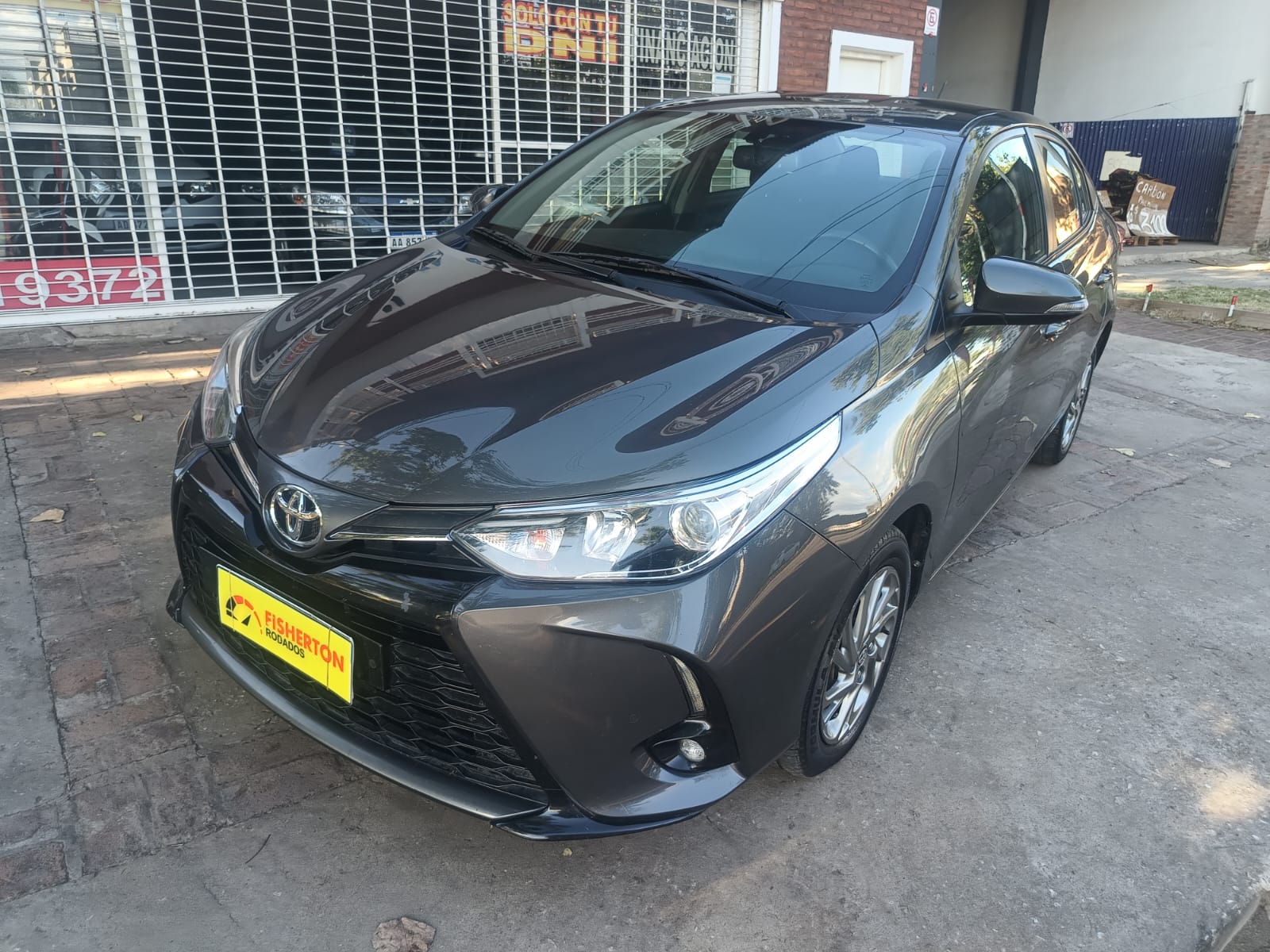 TOYOTA  YARIS XLS