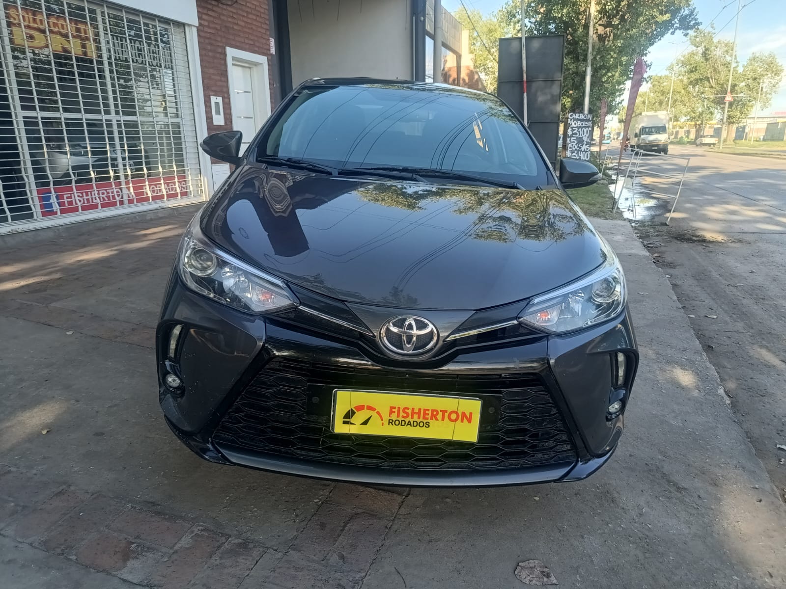 TOYOTA  YARIS XLS